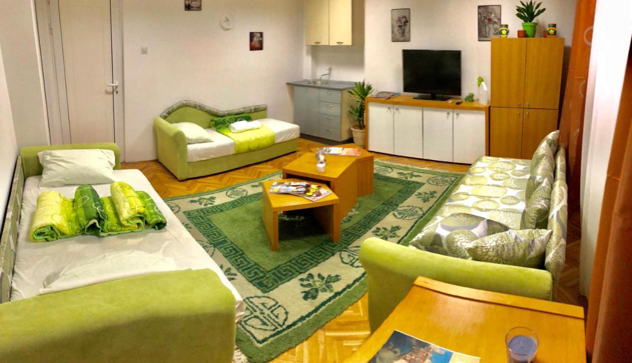 Ostello Twc Belgrado Esterno foto